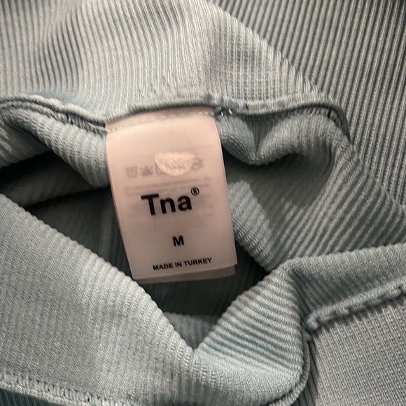 Aritzia TNA Light teal size medium workout set - crop top and spandex shorts - Picture 4 of 6